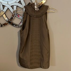 Ann Taylor sleeveless blouse size extra small color gray